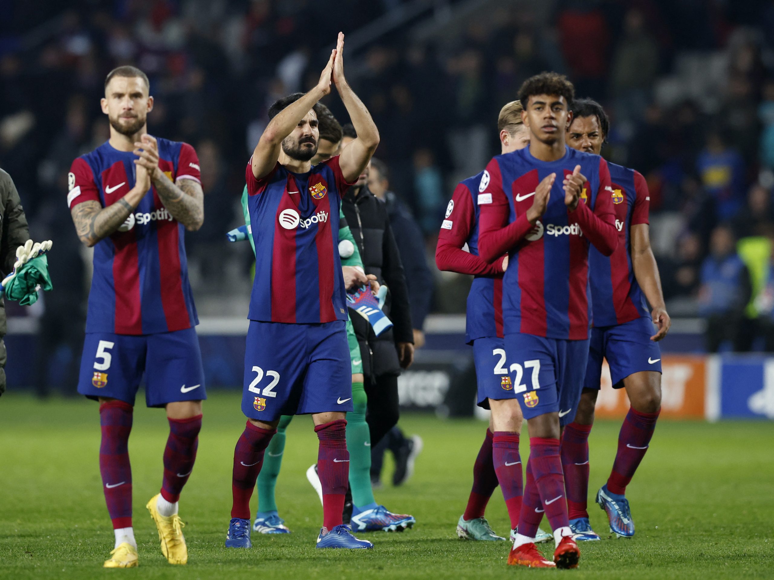 Barca rơi vào thử thách lớn