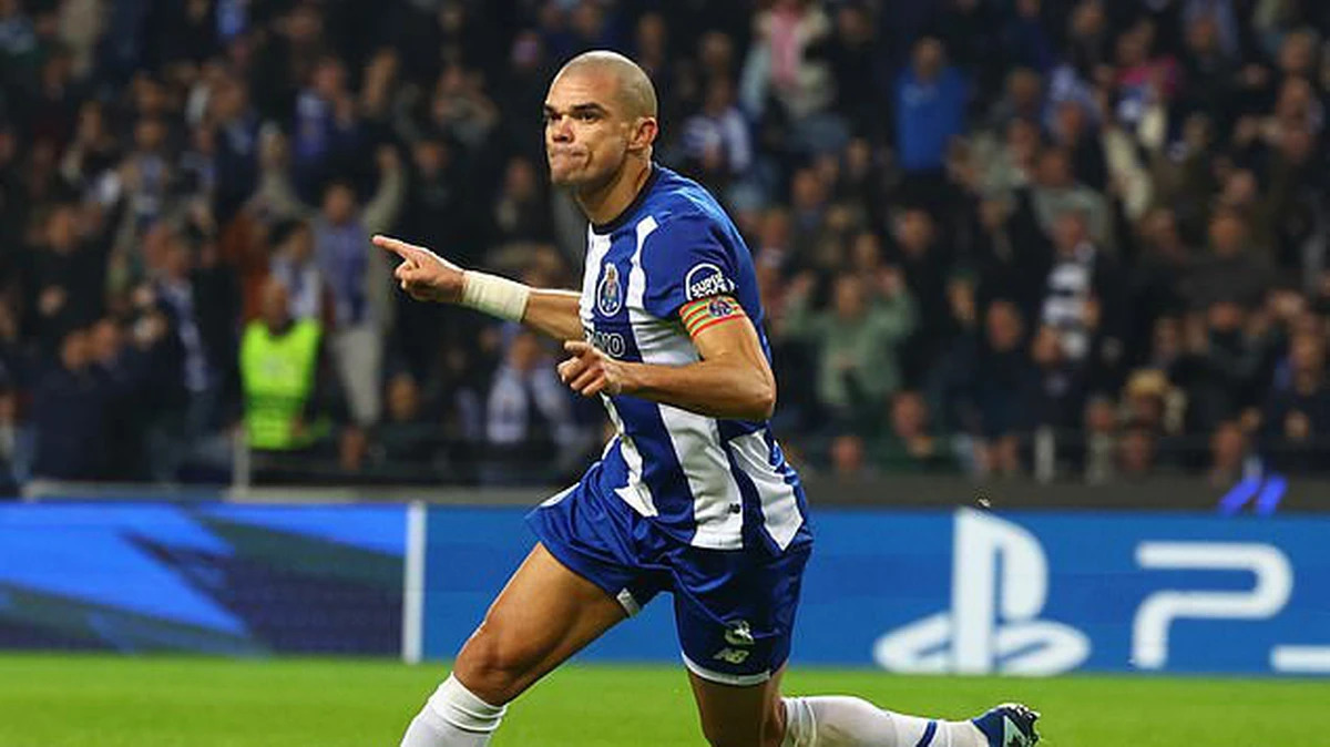 Tiền vệ Pepe, người ghi bàn cho Porto và thi đấu khá tốt trong trận đấu giữa Barcelona vs Porto